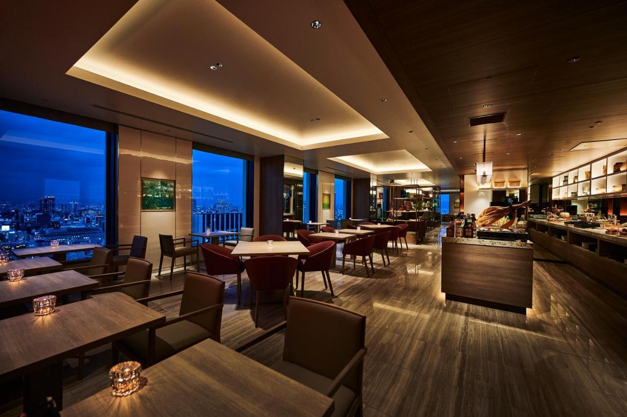 The Royal Park Hotel Iconic Osaka Midosuji Ngoại thất bức ảnh The lounge at the Tokyo International Airport